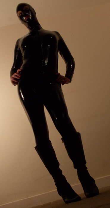 Shemale Rubber Mistress